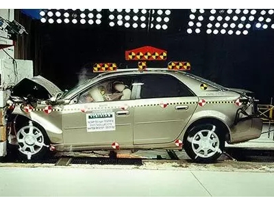 研華工控機數據采集，讓汽車碰撞測試“靠譜”